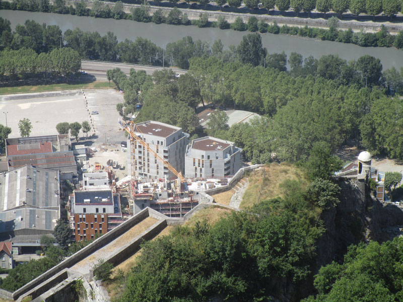 12. LOGEMENTS GRENOBLE PRESQU'ILE BOULEVARD DE L'ESPLANADE